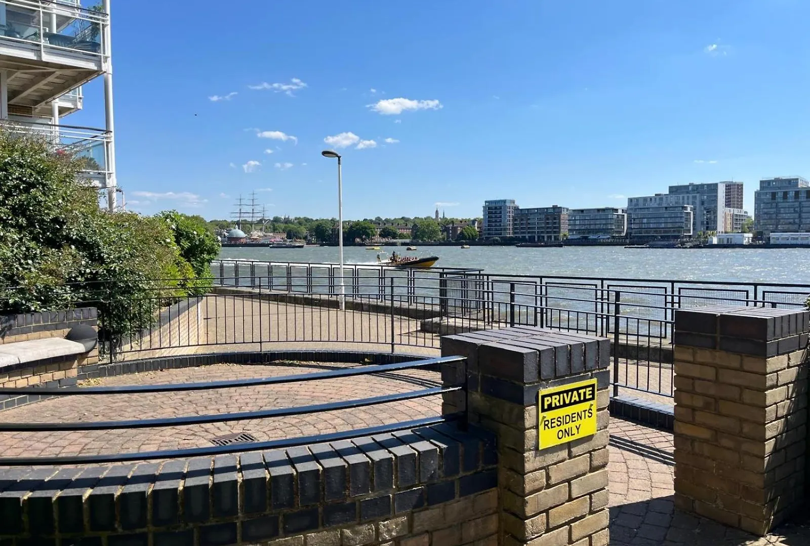 Riverside 1Bd Near Canary Wharf London United Kingdom