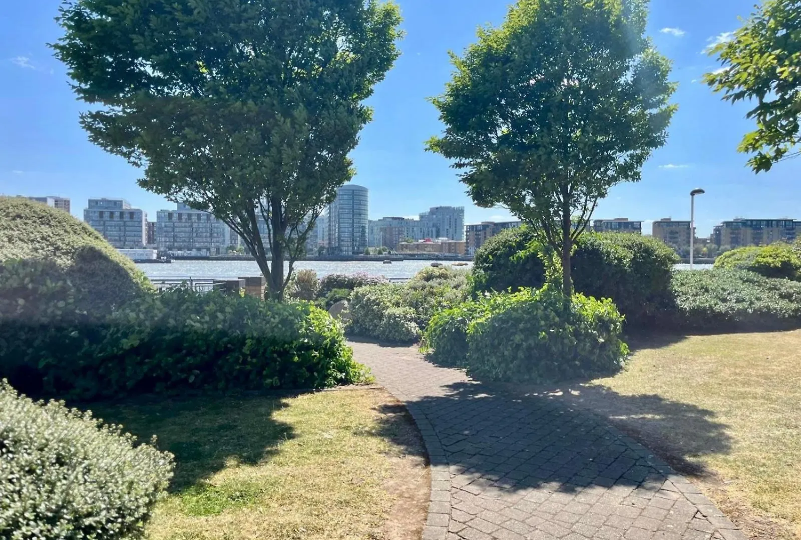 Riverside 1Bd Near Canary Wharf London 0*,  United Kingdom